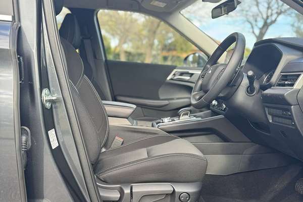 2024 Mitsubishi Outlander ES ZM
