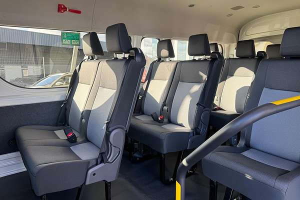 2025 Toyota Hiace Commuter GDH322R