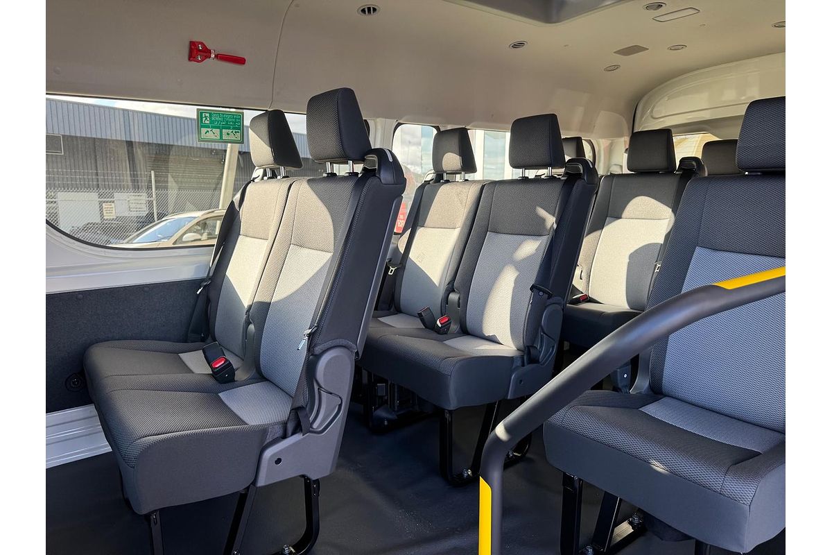 2025 Toyota Hiace Commuter GDH322R