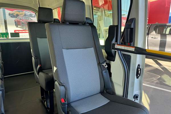 2025 Toyota Hiace Commuter GDH322R