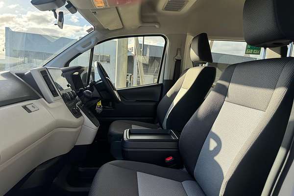 2025 Toyota Hiace Commuter GDH322R