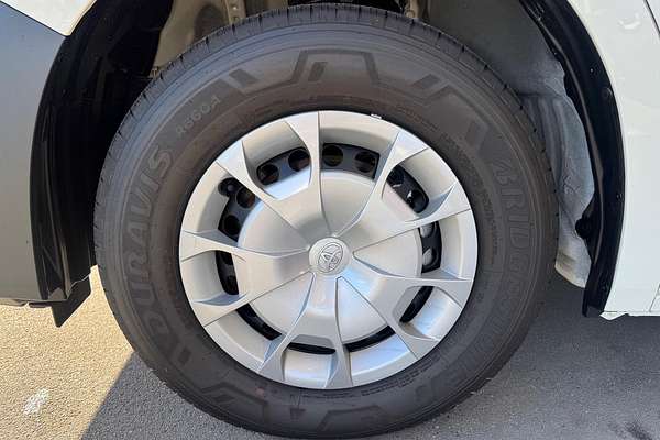 2025 Toyota Hiace Commuter GDH322R