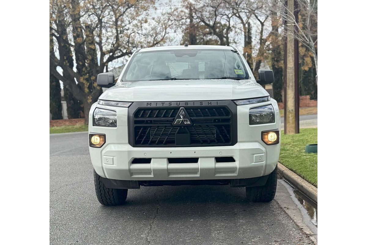 2024 Mitsubishi Triton GLX MV 4X4