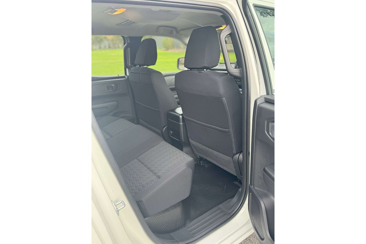 2024 Mitsubishi Triton GLX MV 4X4