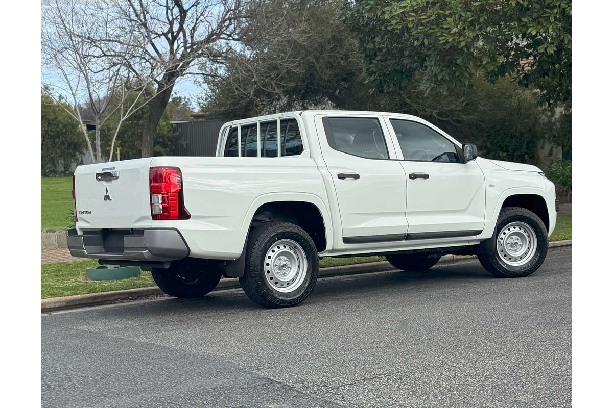 2024 Mitsubishi Triton GLX MV 4X4