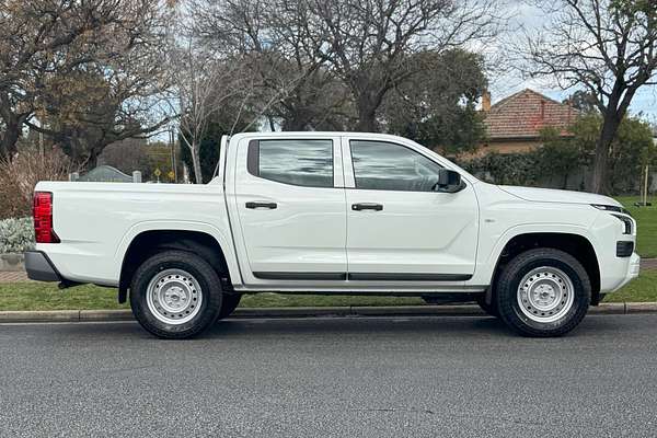 2024 Mitsubishi Triton GLX MV 4X4