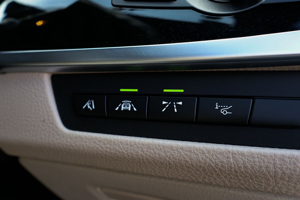 2016 BMW 5 Series 528i M Sport F10 LCI