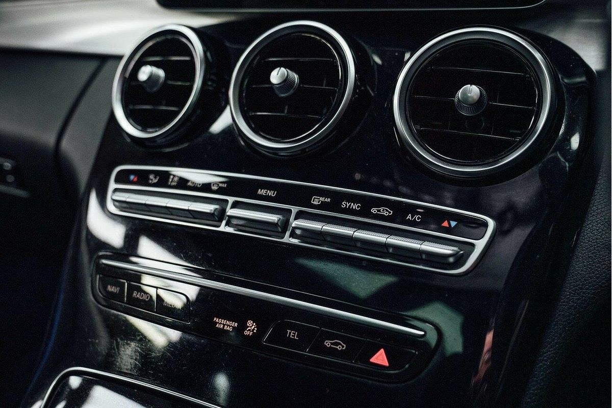 2019 Mercedes-Benz C-Class C200 S205