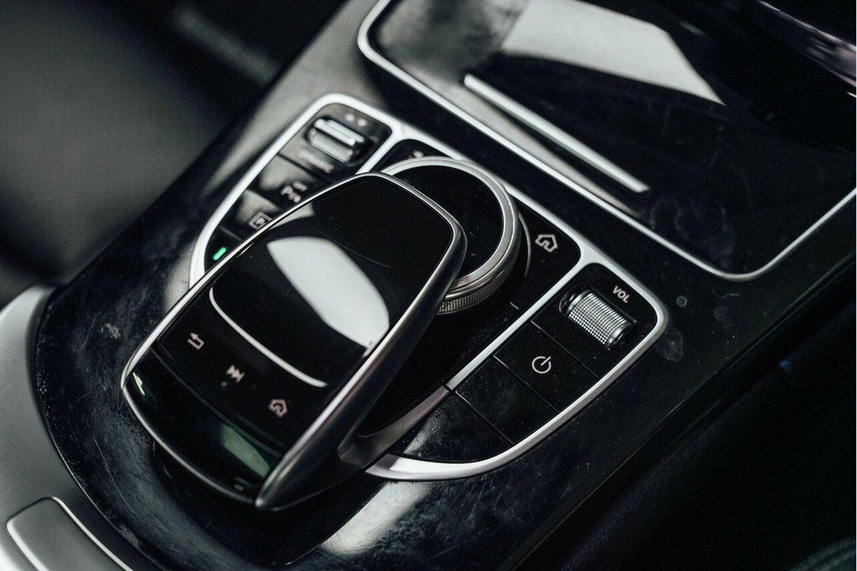 2019 Mercedes-Benz C-Class C200 S205