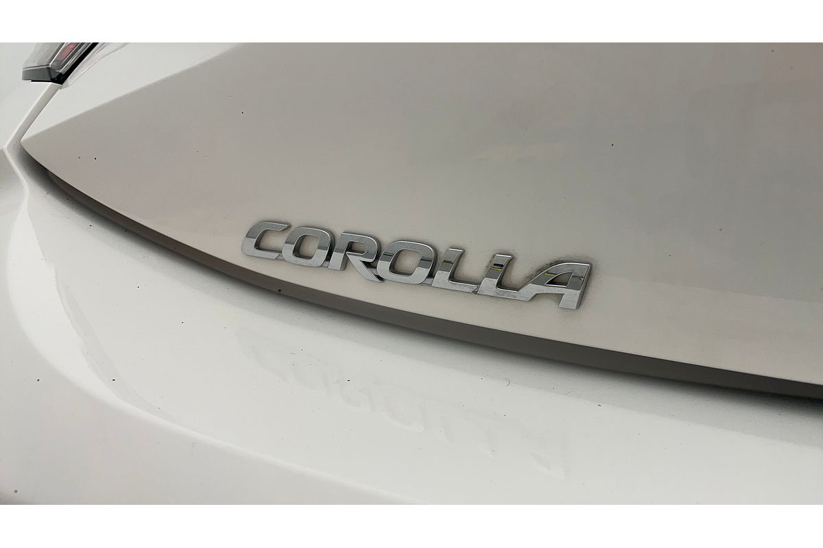 2018 Toyota Corolla SX Hybrid ZWE211R