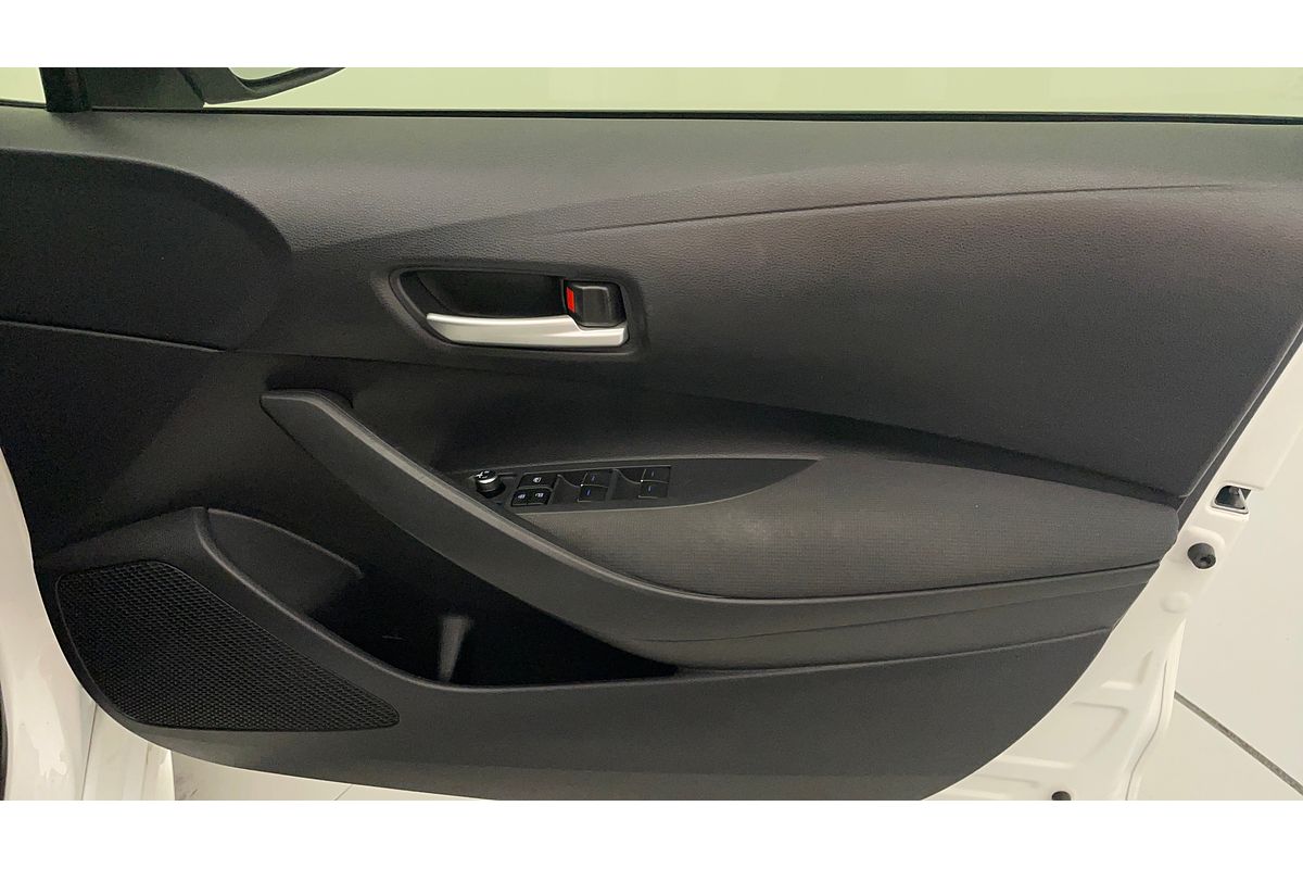 2018 Toyota Corolla SX Hybrid ZWE211R