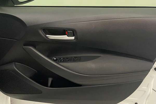 2018 Toyota Corolla SX Hybrid ZWE211R