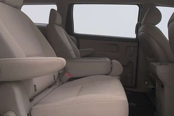 2015 Kia Carnival S YP