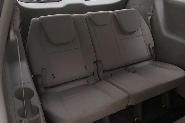 2015 Kia Carnival S YP