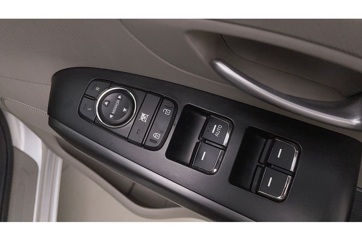 2015 Kia Carnival S YP