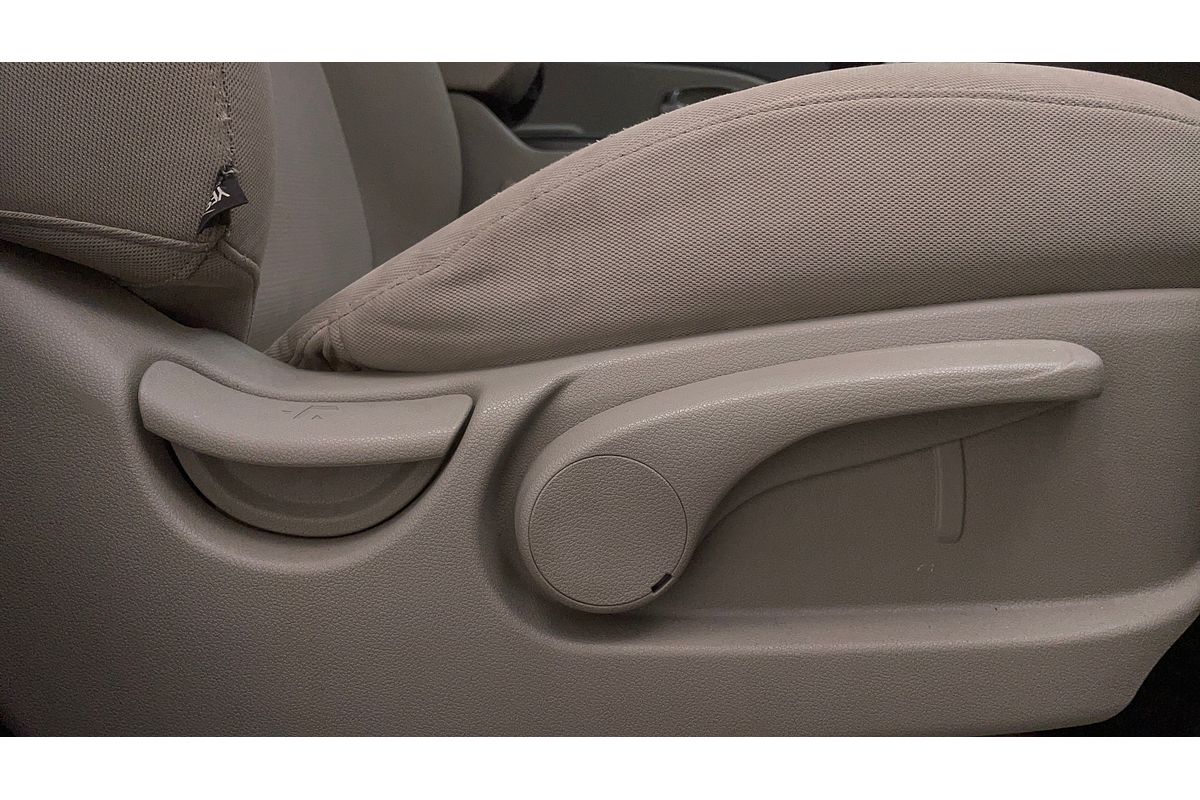 2015 Kia Carnival S YP