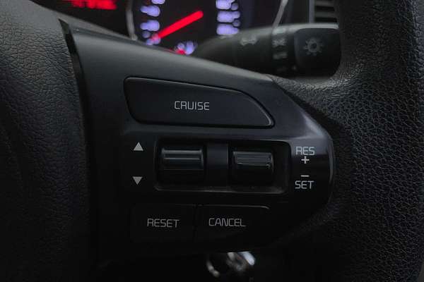 2015 Kia Carnival S YP