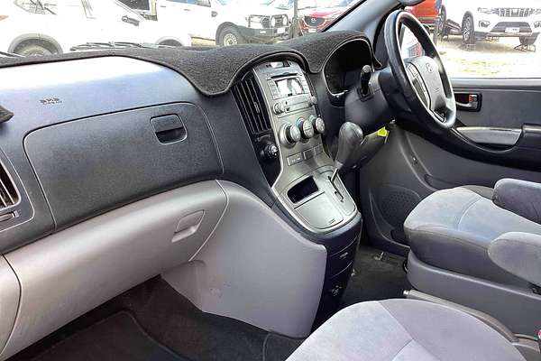 2013 Hyundai iMax TQ-W