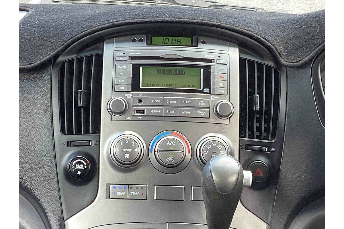 2013 Hyundai iMax TQ-W