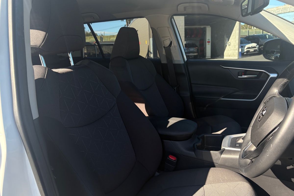 2021 Toyota RAV4 GXL AXAH54R