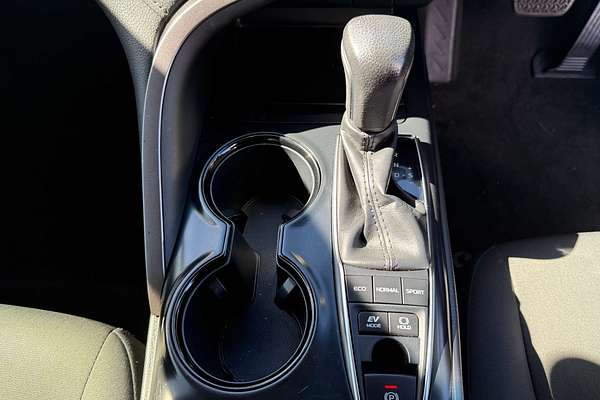 2020 Toyota Camry Ascent Sport AXVH70R