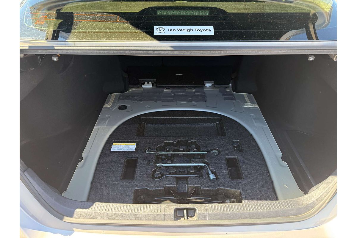 2020 Toyota Camry Ascent Sport AXVH70R