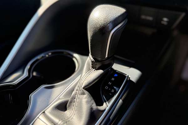 2020 Toyota Camry Ascent Sport AXVH70R