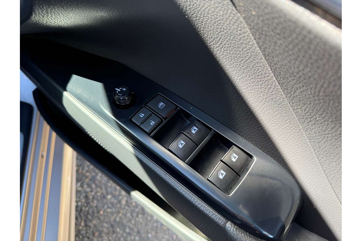 2020 Toyota Camry Ascent Sport AXVH70R