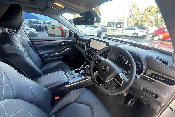 2025 Toyota Kluger Grande AXUH78R