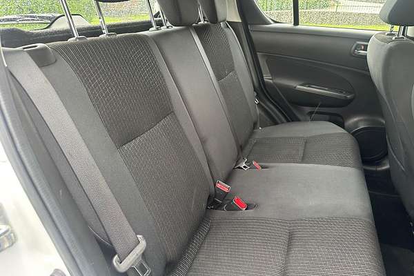 2014 Suzuki Swift GL Navigator FZ