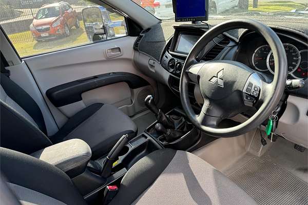 2013 Mitsubishi Triton GLX MN 4X4