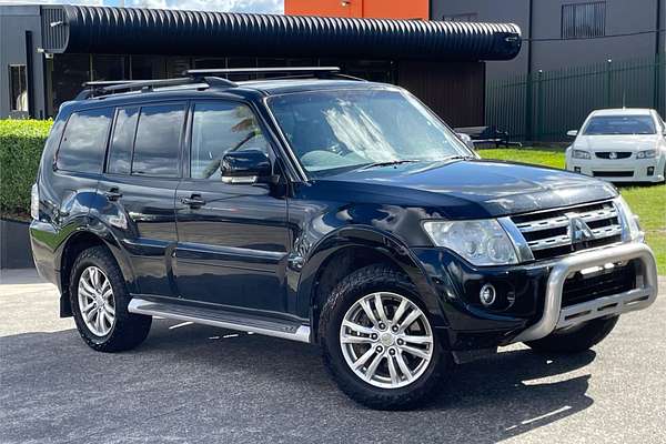2014 Mitsubishi Pajero VR-X NW