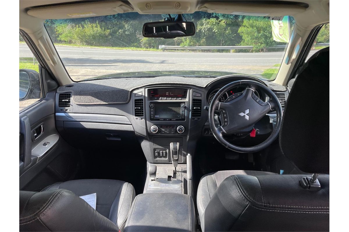2014 Mitsubishi Pajero VR-X NW