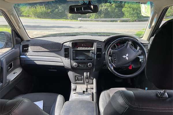 2014 Mitsubishi Pajero VR-X NW