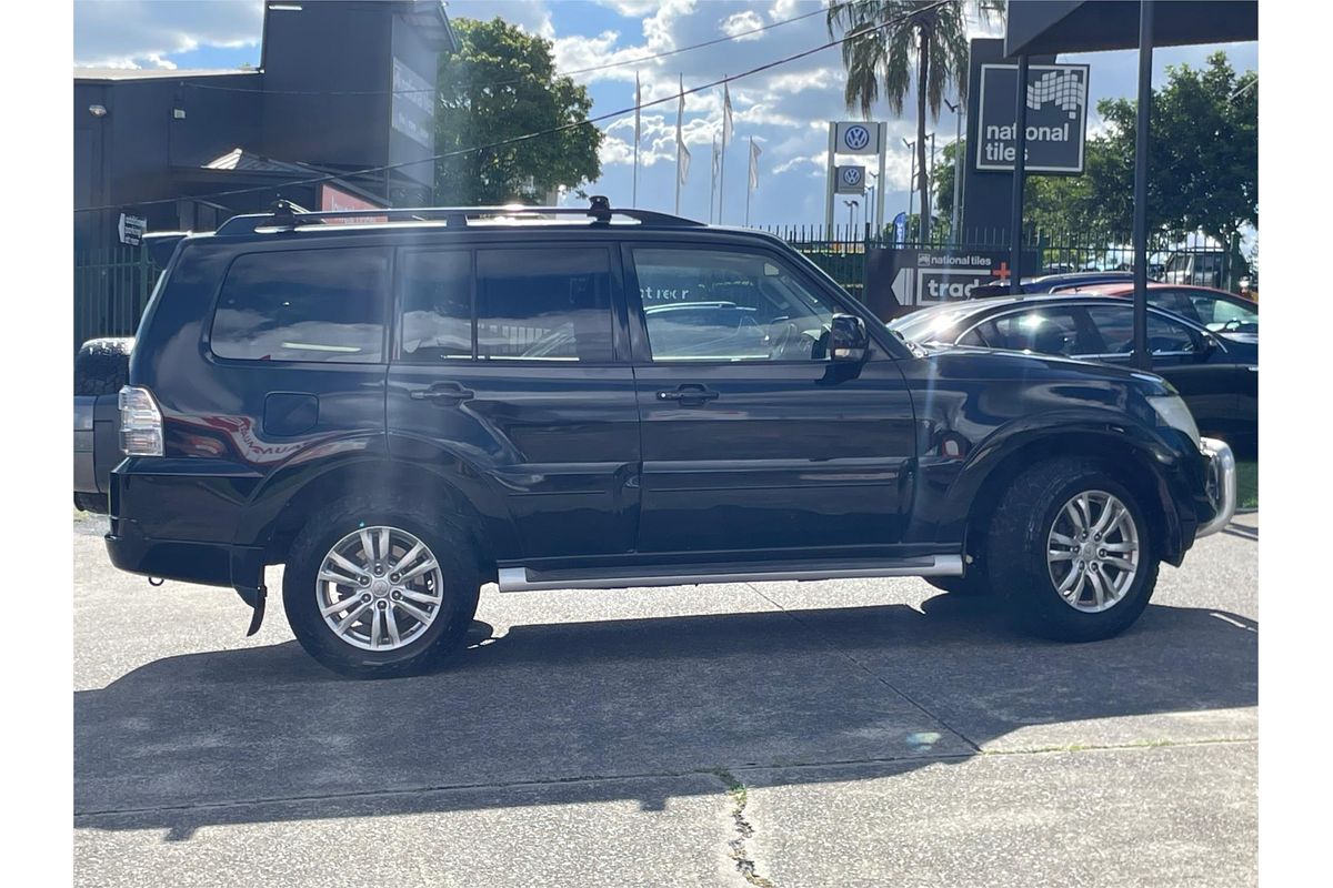 2014 Mitsubishi Pajero VR-X NW