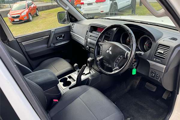 2009 Mitsubishi Pajero GLS NT