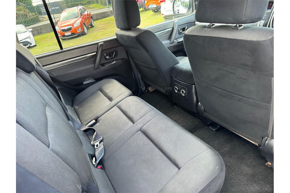2009 Mitsubishi Pajero GLS NT