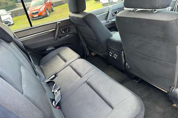 2009 Mitsubishi Pajero GLS NT