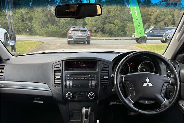 2009 Mitsubishi Pajero GLS NT