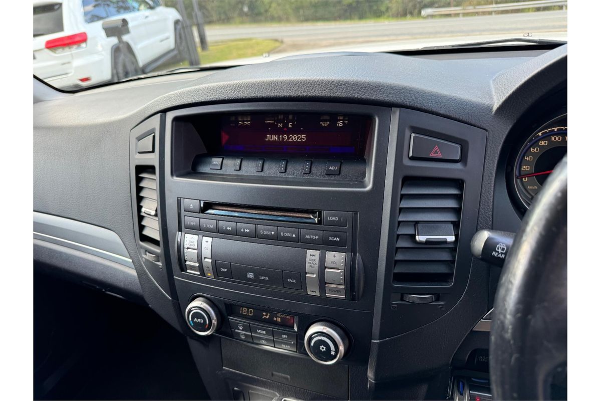 2009 Mitsubishi Pajero GLS NT