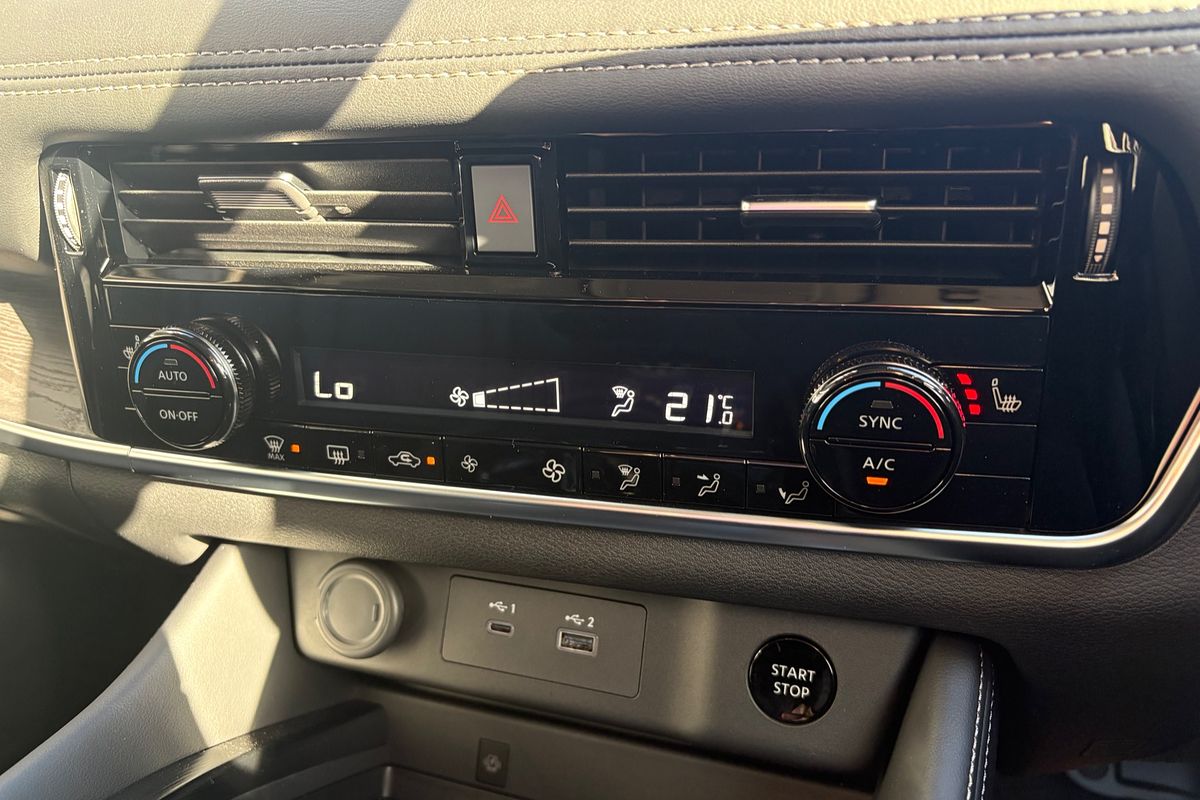 2025 Nissan X-TRAIL ST-L e-POWER T33