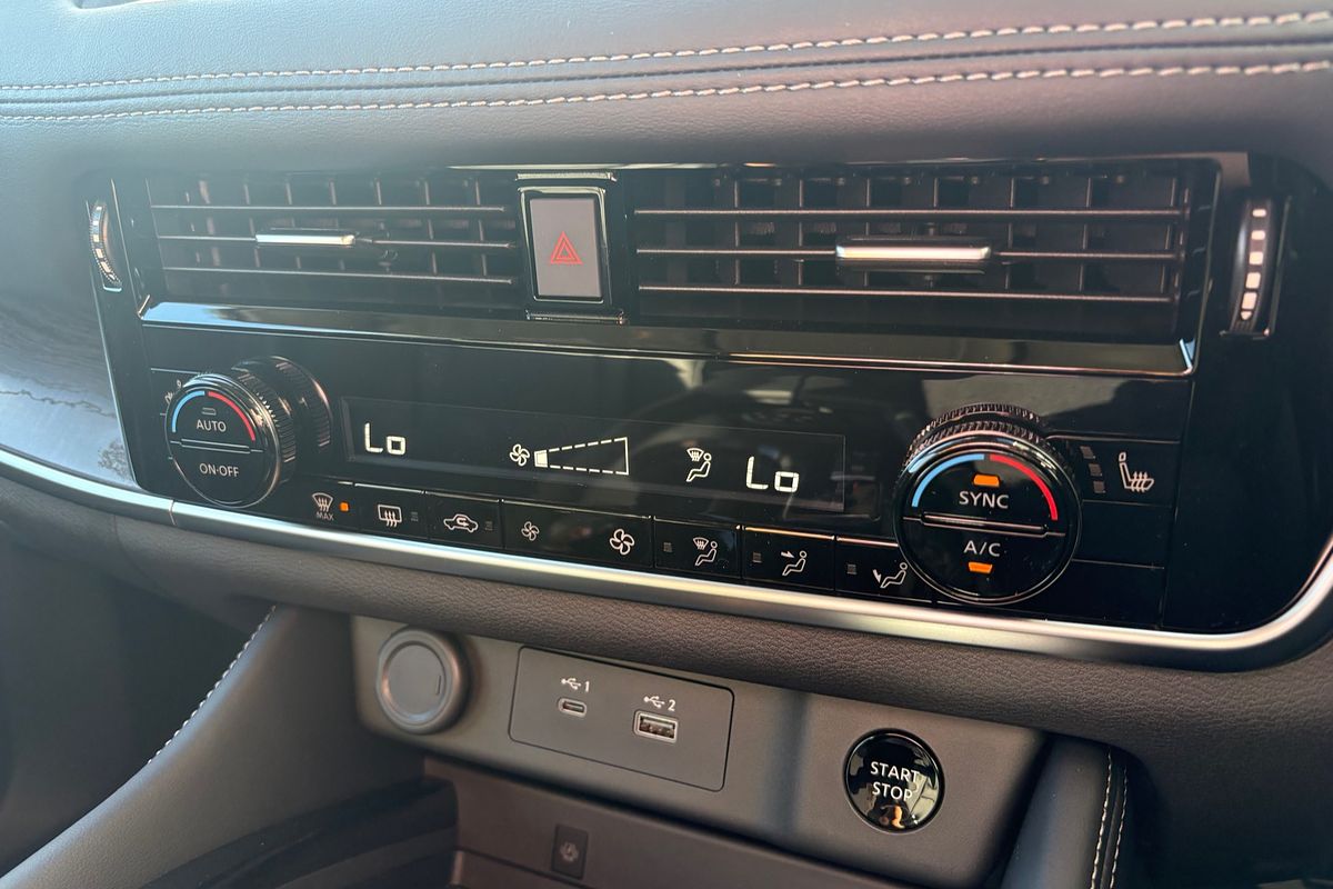 2025 Nissan X-TRAIL ST-L e-POWER T33