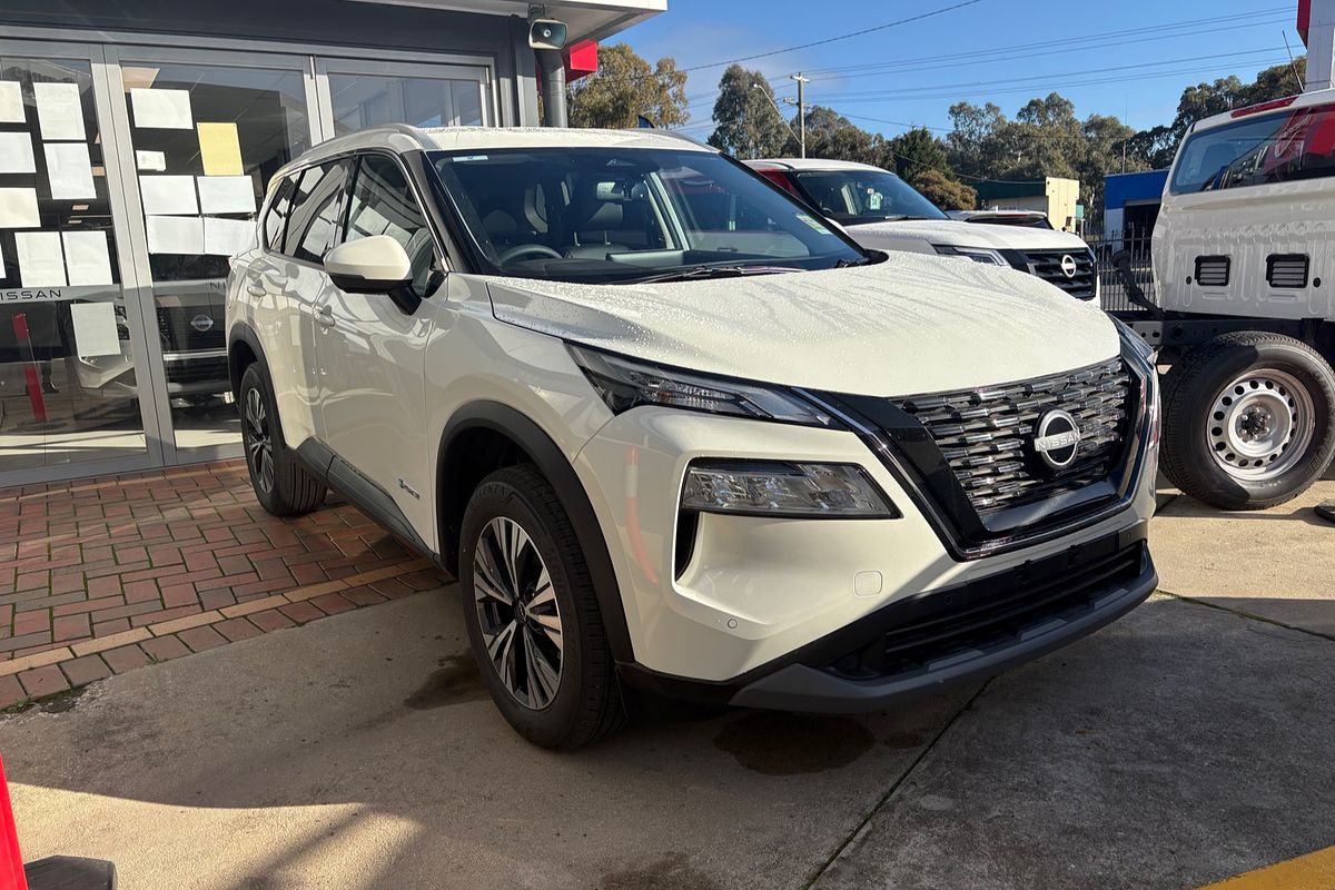 2025 Nissan X-TRAIL ST-L e-POWER T33
