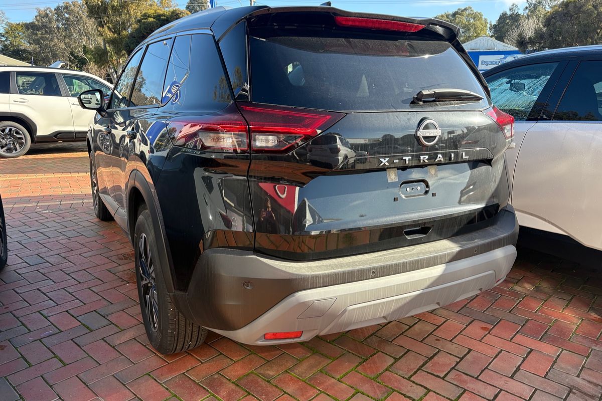 2025 Nissan X-TRAIL ST-L T33