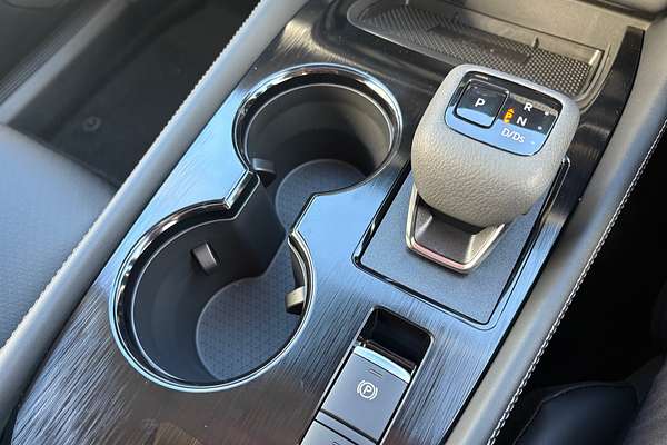 2025 Nissan X-TRAIL ST-L T33