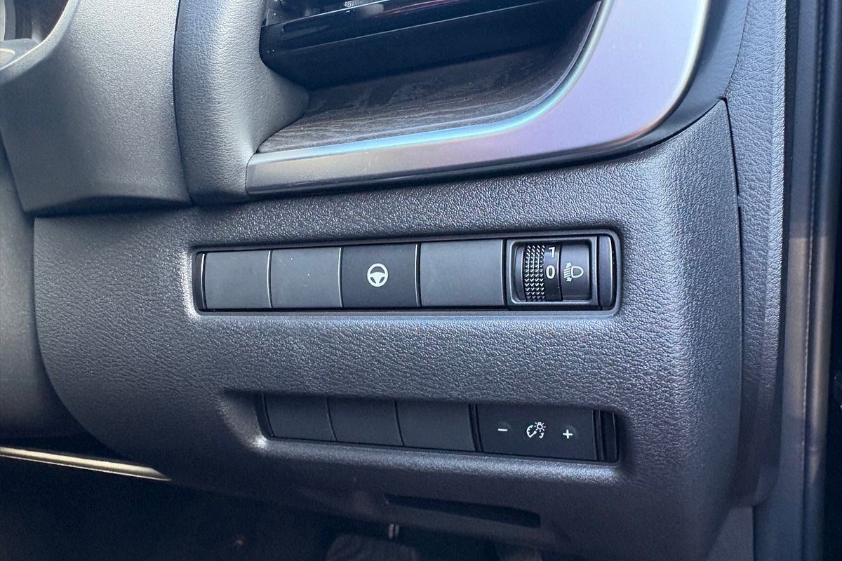 2025 Nissan X-TRAIL ST-L T33