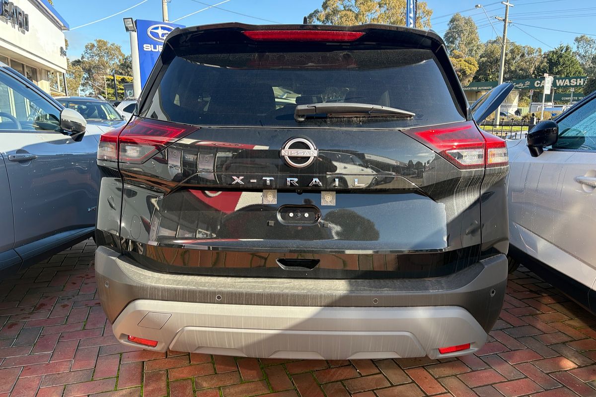 2025 Nissan X-TRAIL ST-L T33