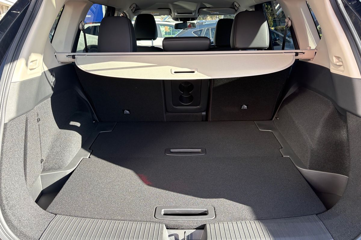 2025 Nissan X-TRAIL ST-L T33