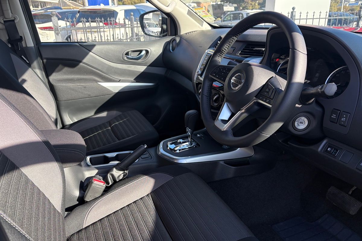 2024 Nissan Navara ST D23 4X4