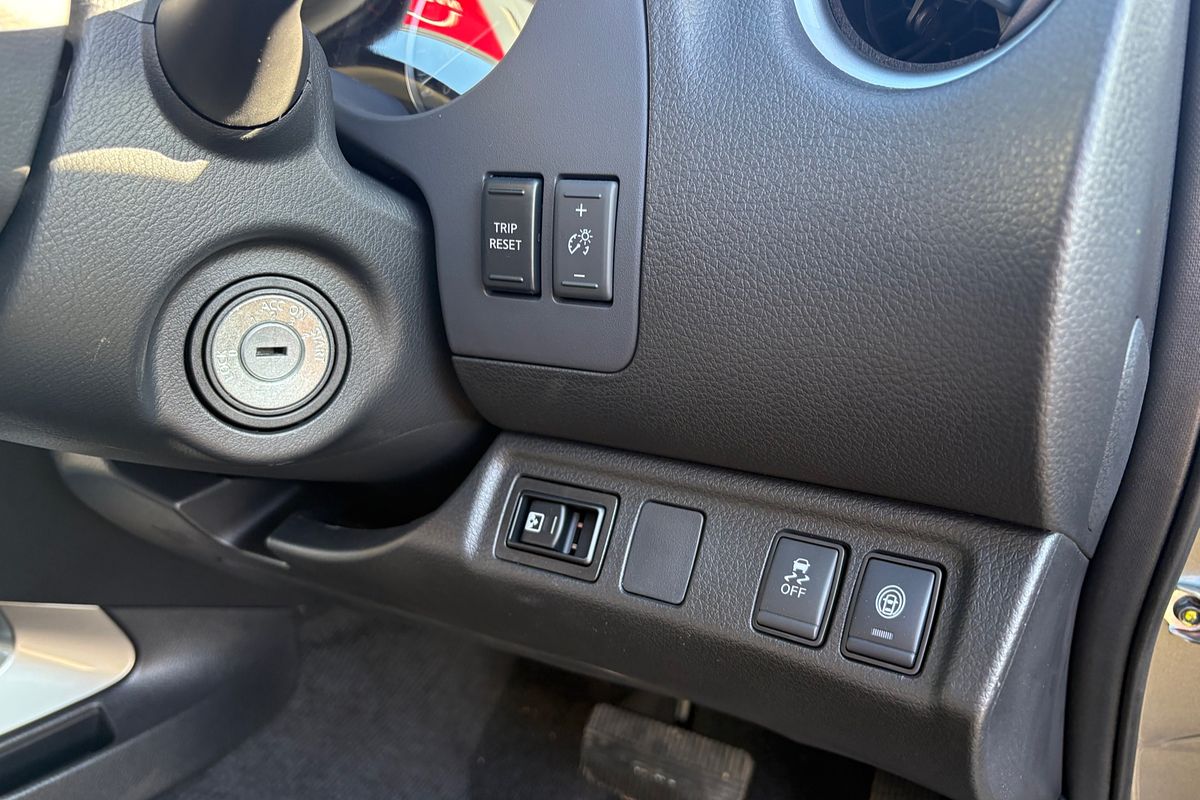2024 Nissan Navara ST D23 4X4